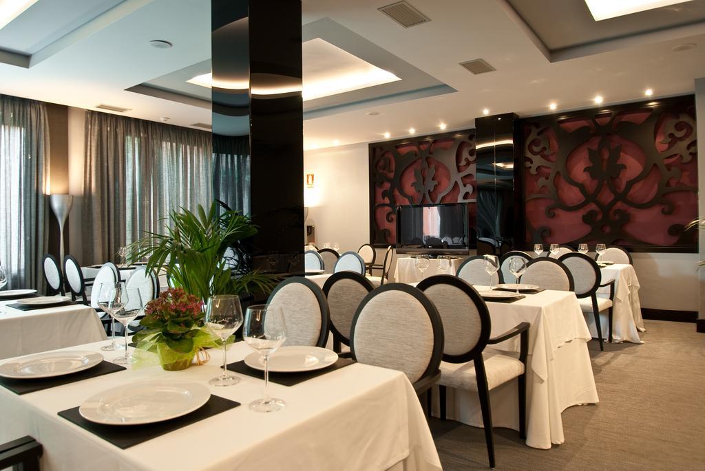 Hotel Infanta Leonor Ecija Bagian luar foto